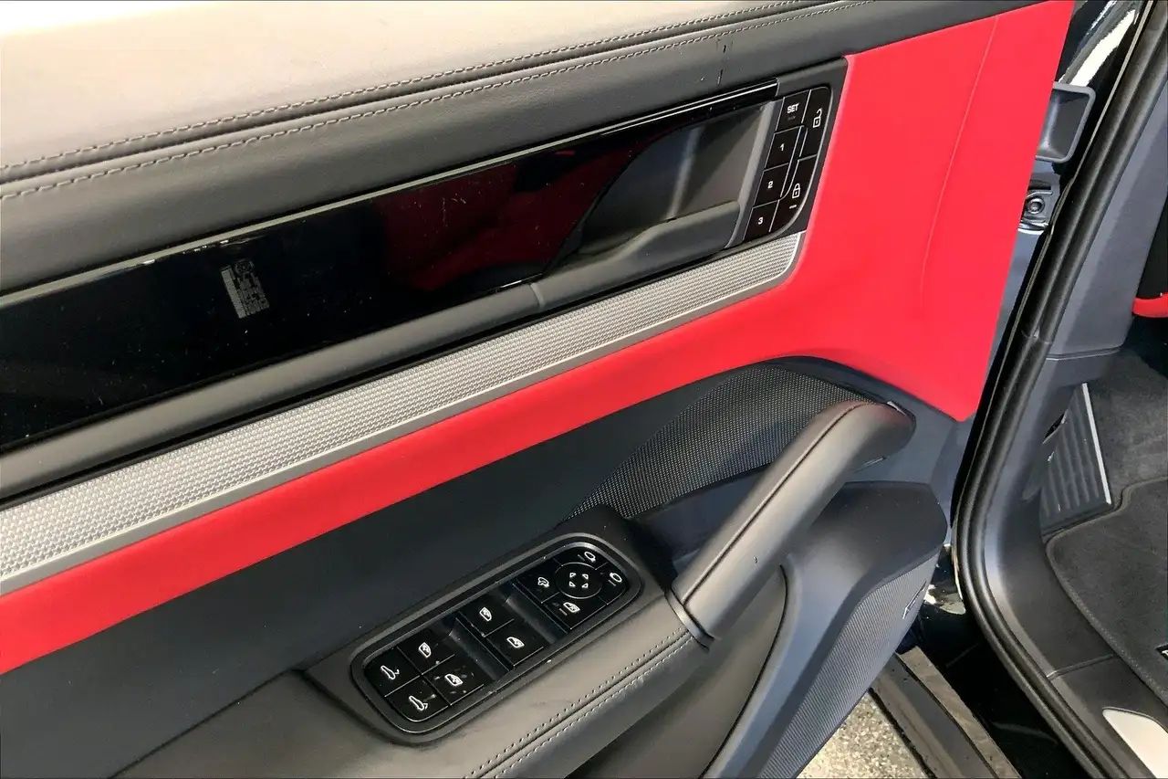 Porsche Cayenne снимка Porsche Cayenne