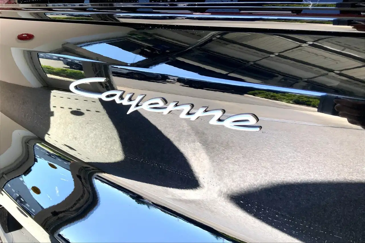 Porsche Cayenne снимка Porsche Cayenne