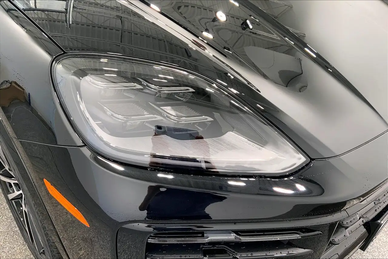 Porsche Cayenne снимка Porsche Cayenne