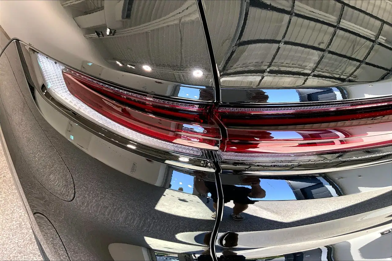 Porsche Cayenne снимка Porsche Cayenne