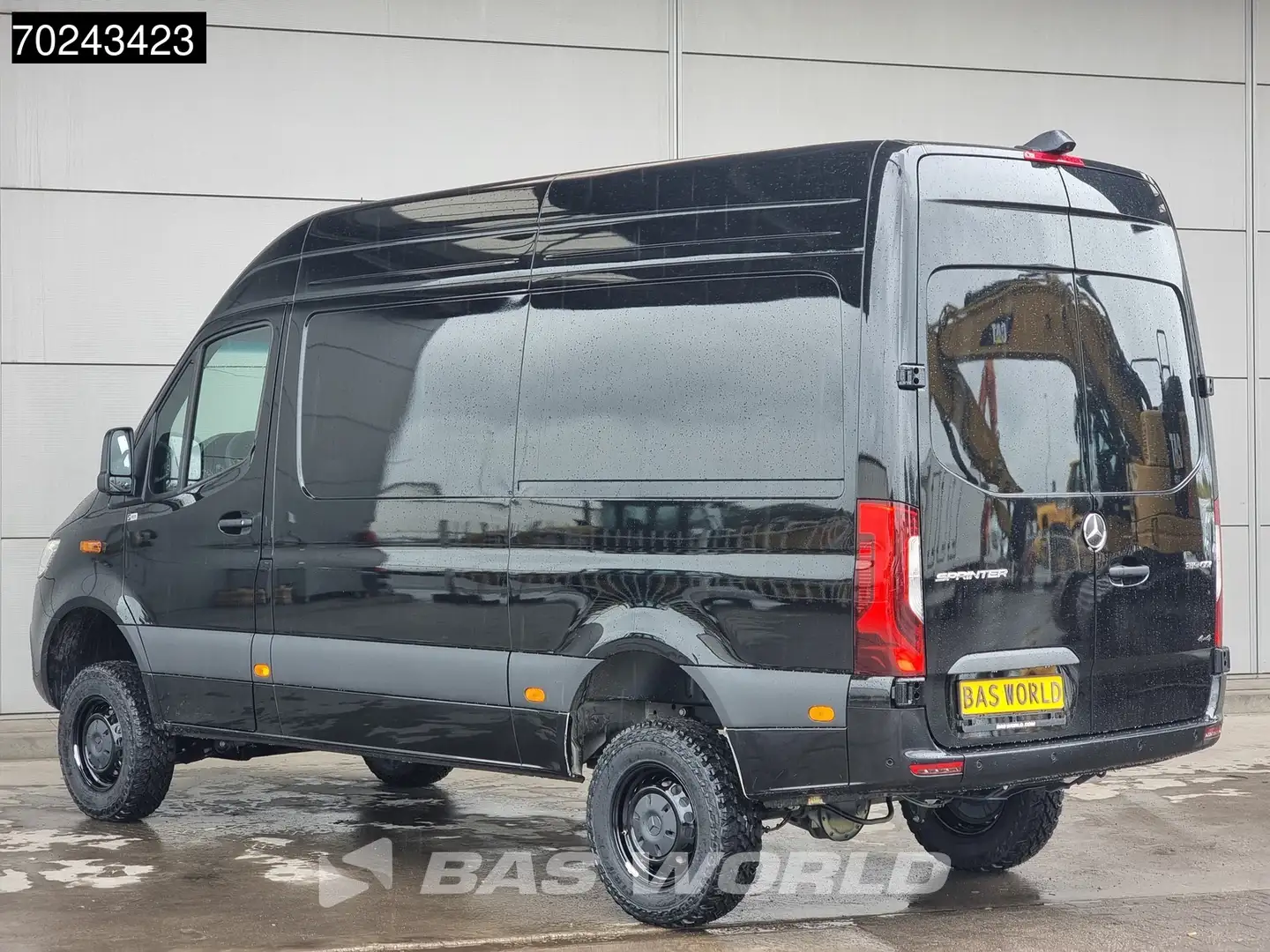 Mercedes-Benz Sprinter 319 CDI Automaat 4x4 Neues Modell ACC Navi Camera Zwart - 2