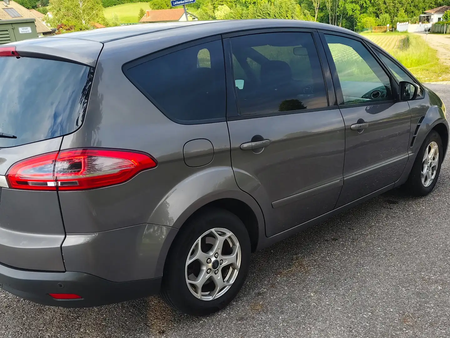 Ford S-Max S-MAX Business 2,0 TDCi DPF Business Grau - 2