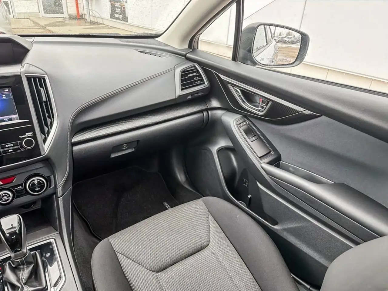 Subaru Impreza снимка Subaru Impreza