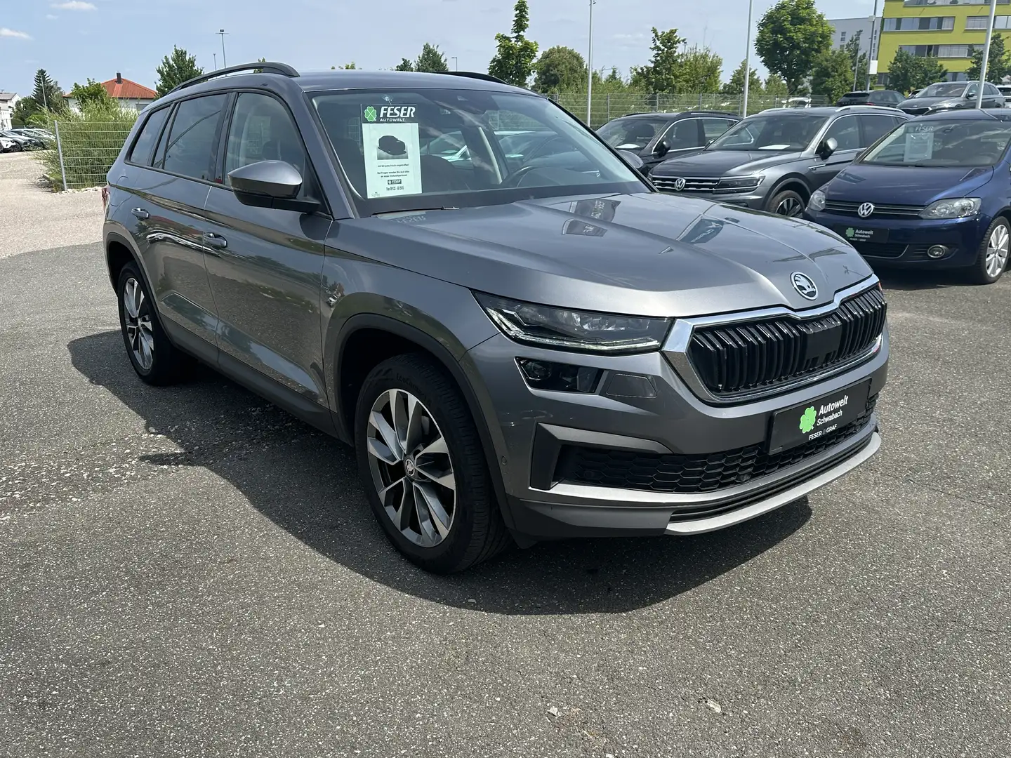 Skoda Kodiaq Ambition 2.0 TDI AHK KAMERA ACC STHZ Grau - 2