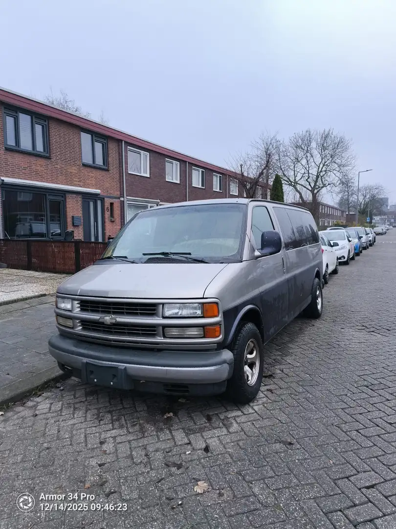 Chevrolet Express Express undefined Bronze - 1