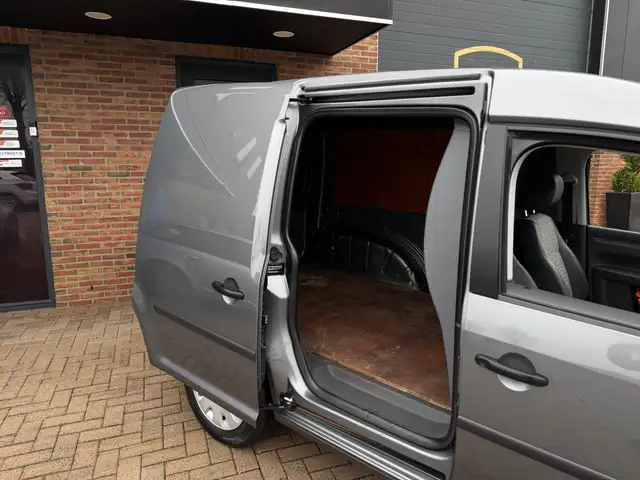 Volkswagen Caddy view 8