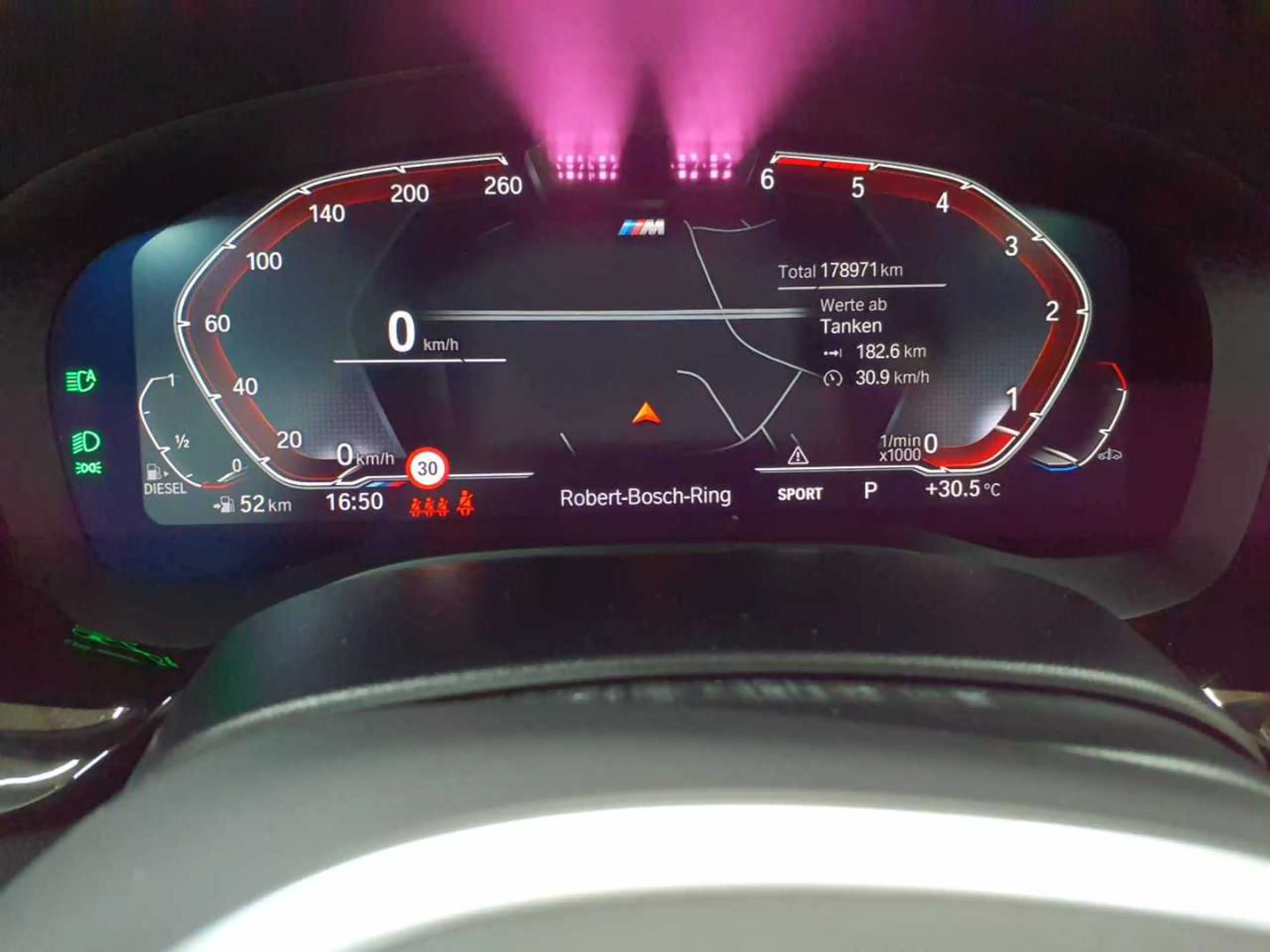 BMW 540 540d xDrive Touring Aut. M Sport  HuD AHK — photo 11