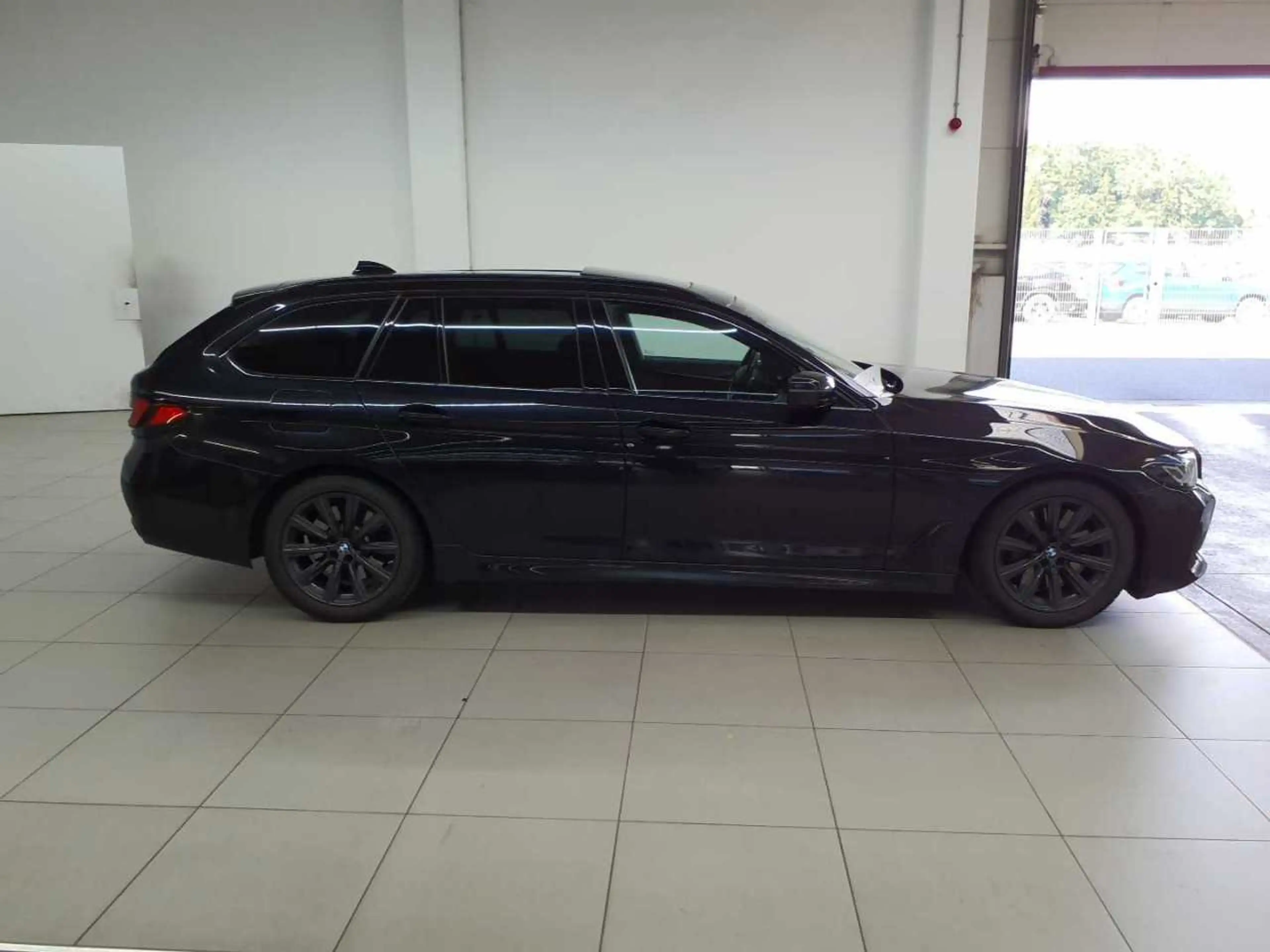 BMW 540 540d xDrive Touring Aut. M Sport  HuD AHK — photo 3