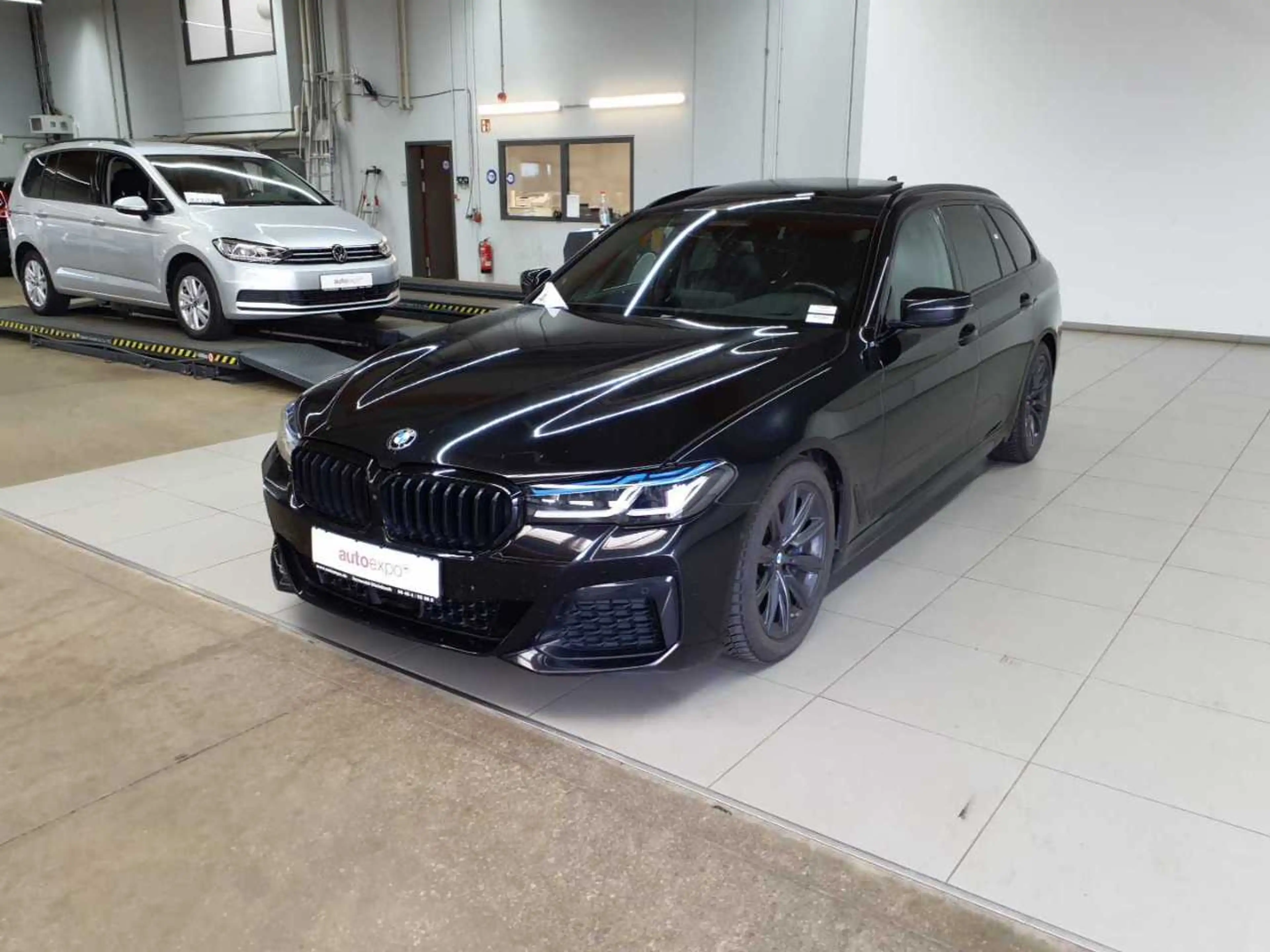 BMW 540 540d xDrive Touring Aut. M Sport  HuD AHK — photo 2