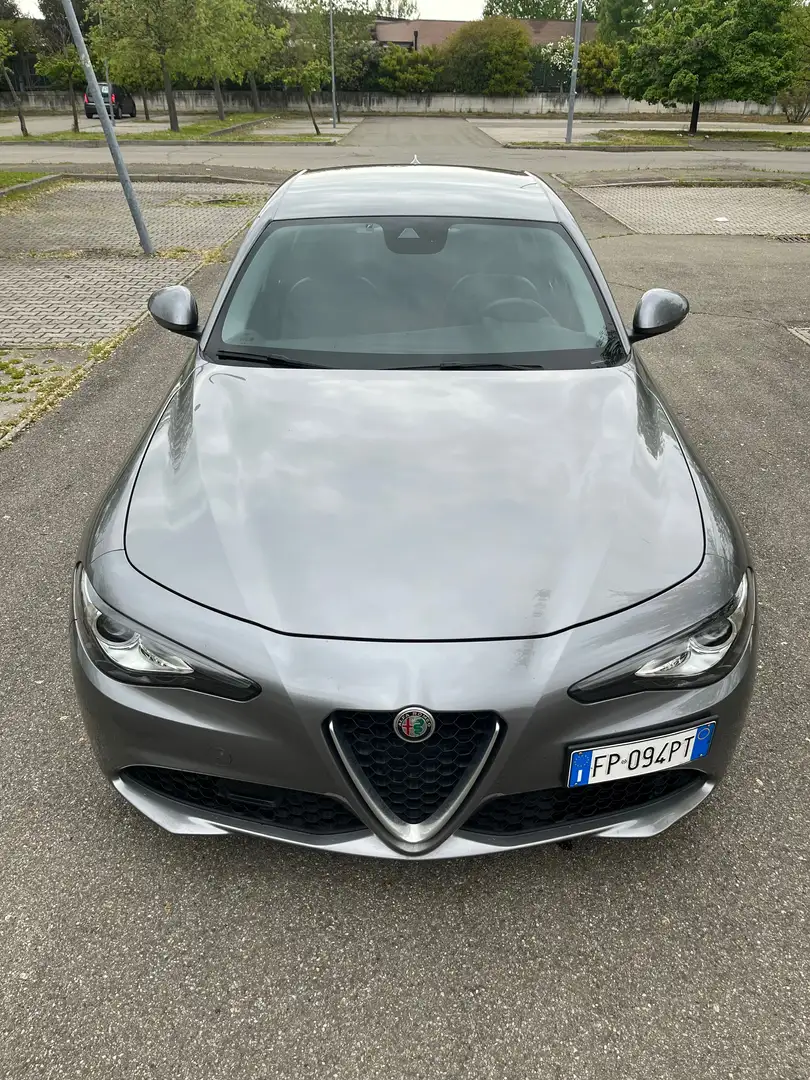 Alfa Romeo Giulia 2.2 t Business Sport Launch Edition 180cv auto Grigio - 1