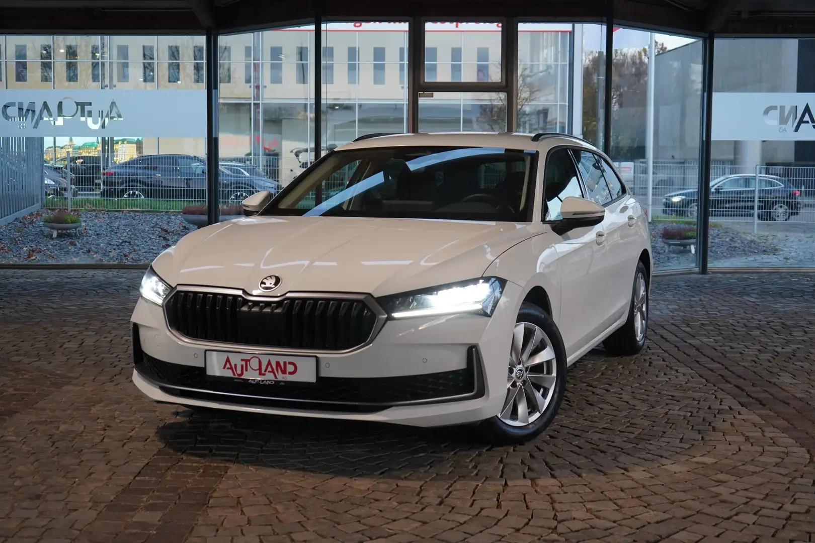 Skoda Superb Combi 2.0 TDI DSG LED ACC Navi Kamera Weiß - 2