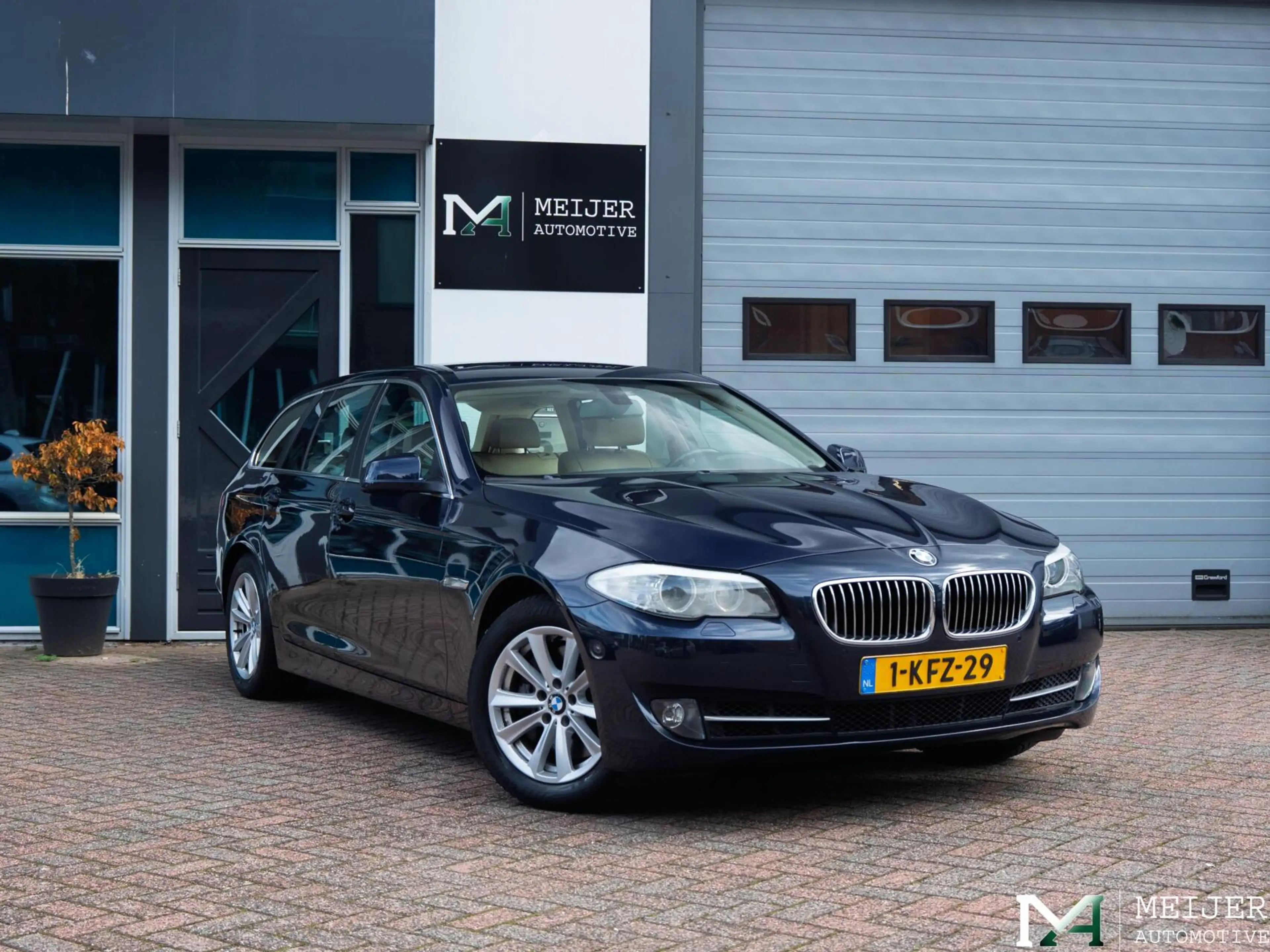 BMW 528 5-serie Touring 528i High Executive