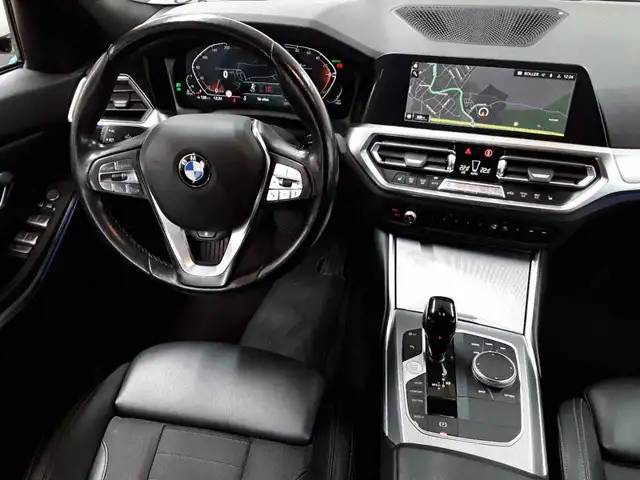 BMW 3 Series view 10