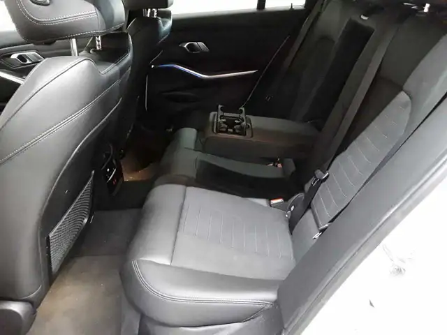 BMW 3 Series view 13