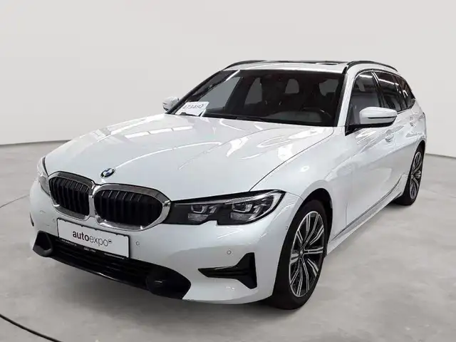 BMW 3 Series view 2