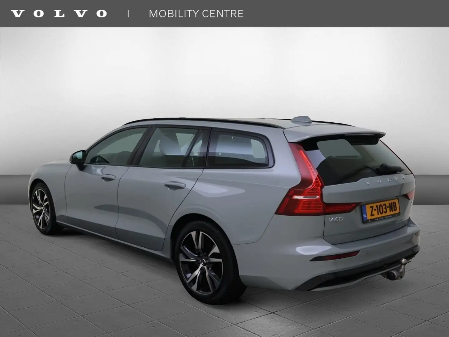 Volvo V60 2.0 B4 Plus Dark | Trekhaak | Memory | Leder Bekle Grijs - 2