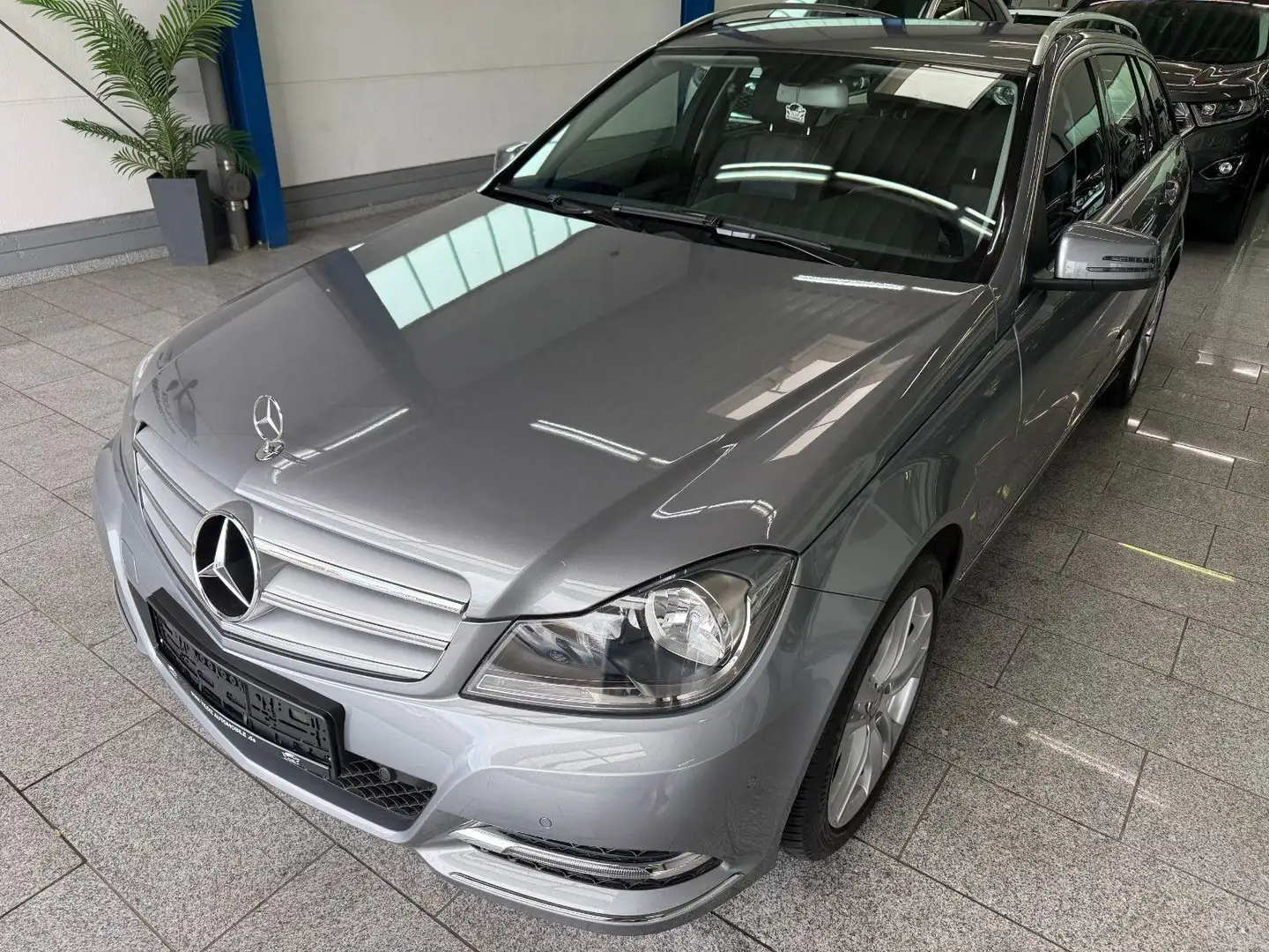 Mercedes-Benz C 180 *AVANTGARDE*AUTOM*NAVI*PTS*SHZ*TEMP*LEDER Argent - 2