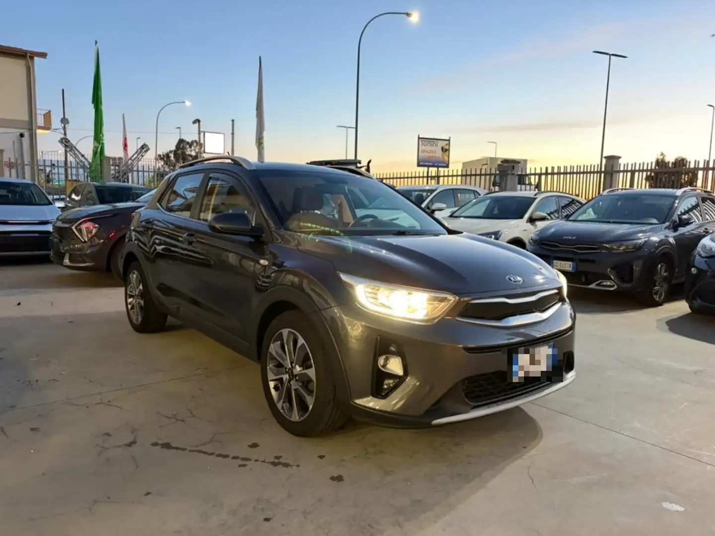 Kia Stonic 1.0 T-GDi 120 CV Energy Grigio - 2