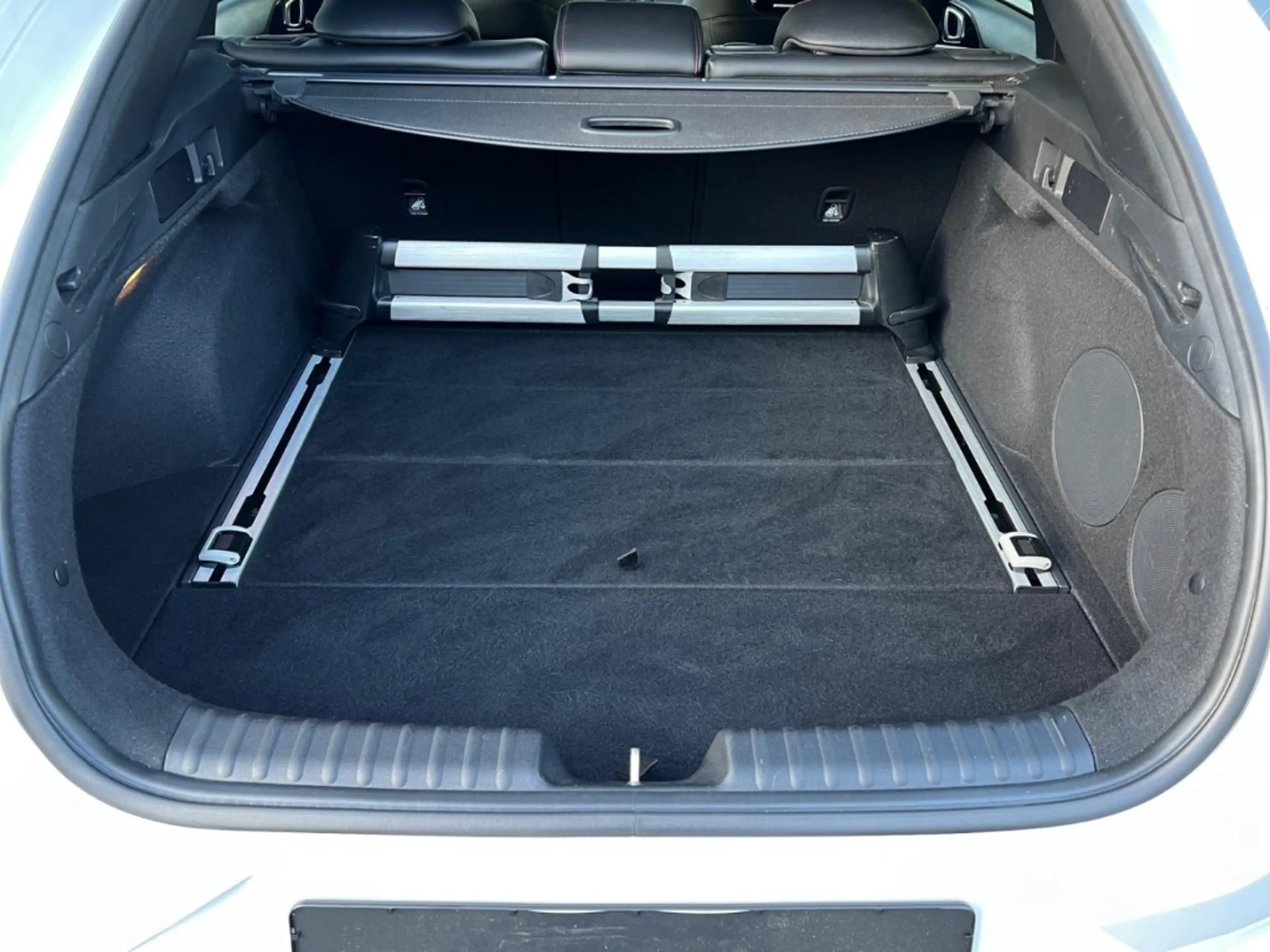 Kia ProCeed / pro_cee'd GT 1.6T SPORTAUSPUFF PANORAMA NAVIGATION — photo 13