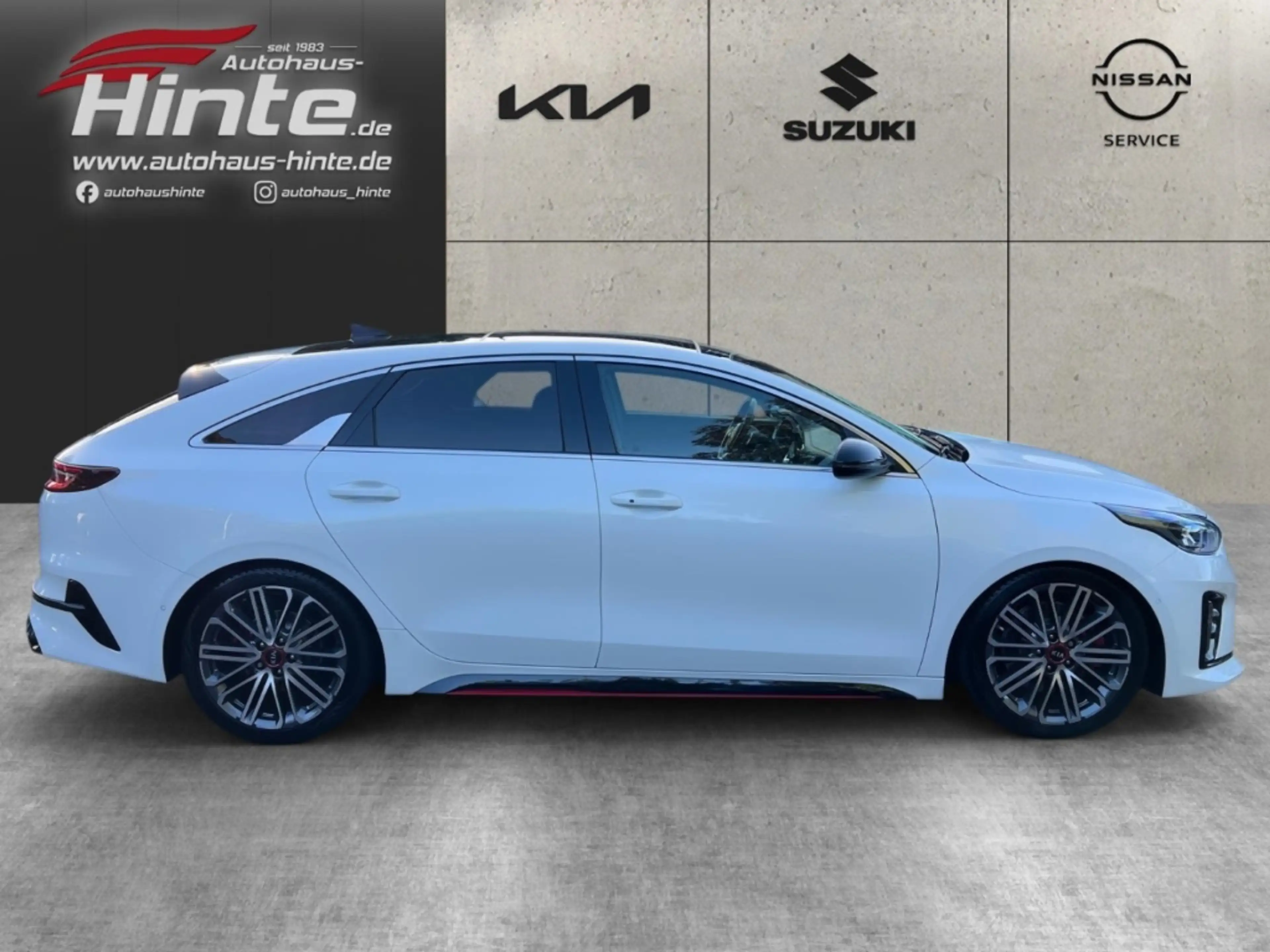Kia ProCeed / pro_cee'd GT 1.6T SPORTAUSPUFF PANORAMA NAVIGATION — photo 9