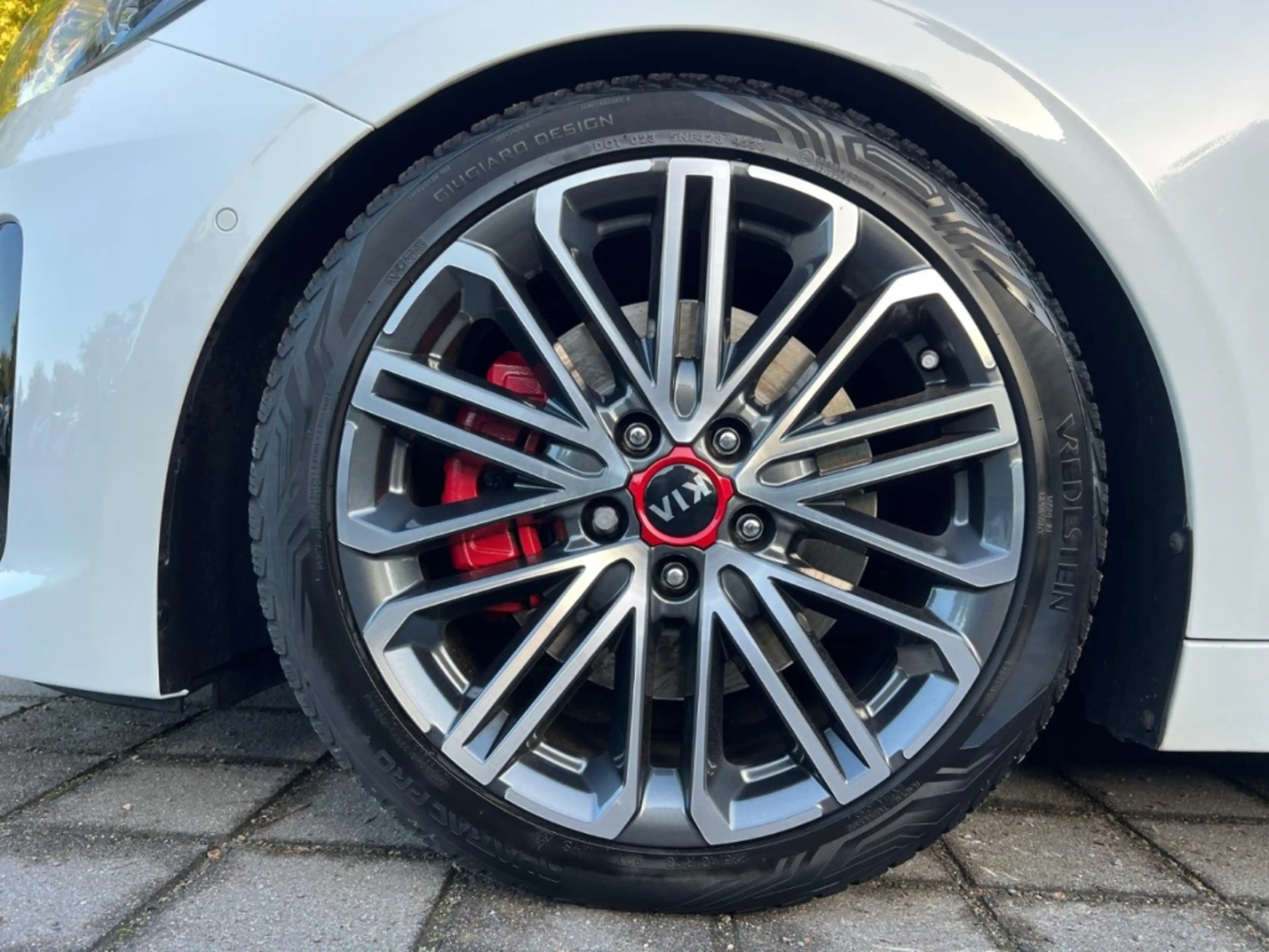 Kia ProCeed / pro_cee'd GT 1.6T SPORTAUSPUFF PANORAMA NAVIGATION — photo 12