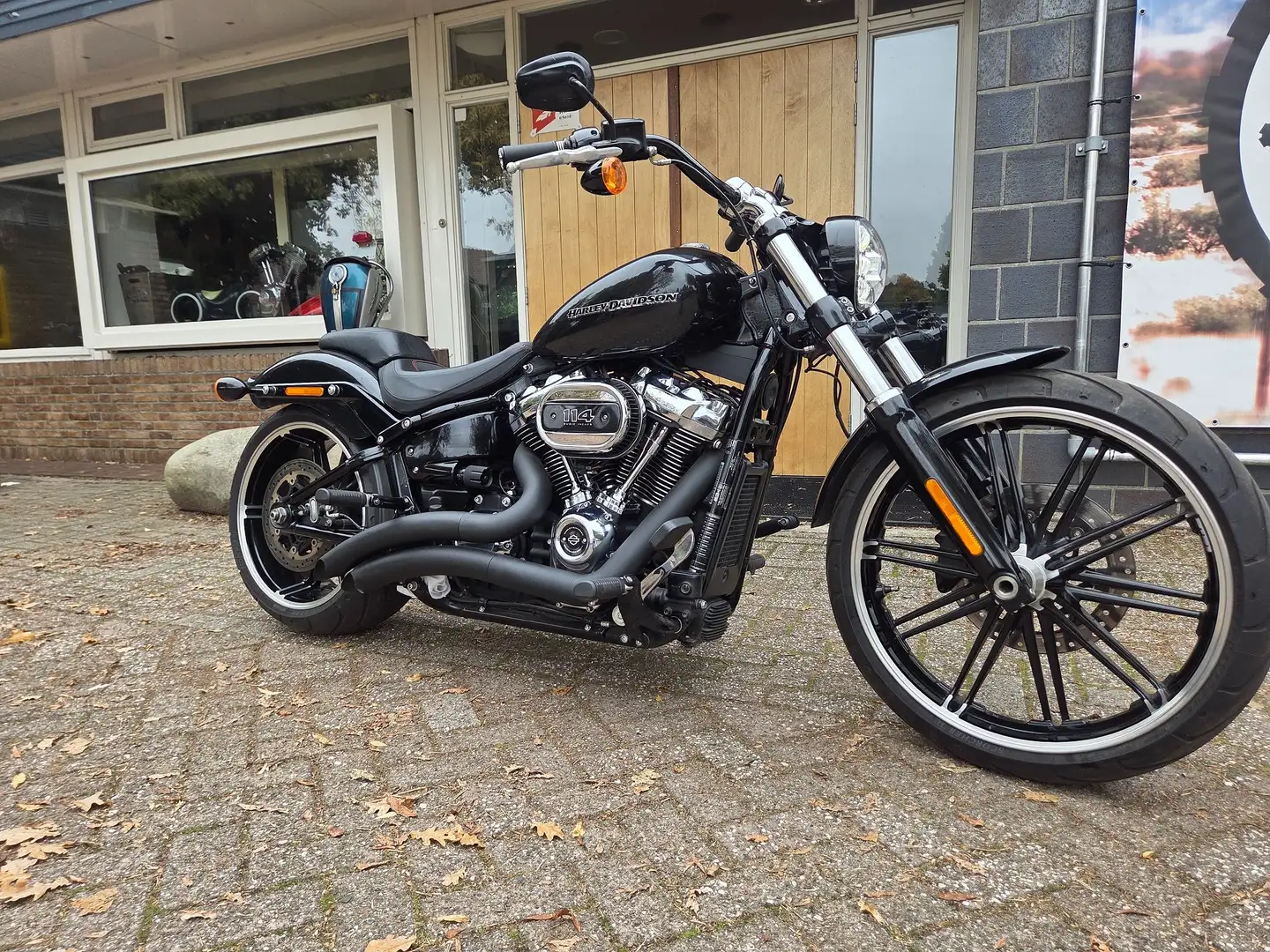 Harley-Davidson Breakout 114 Zwart - 1