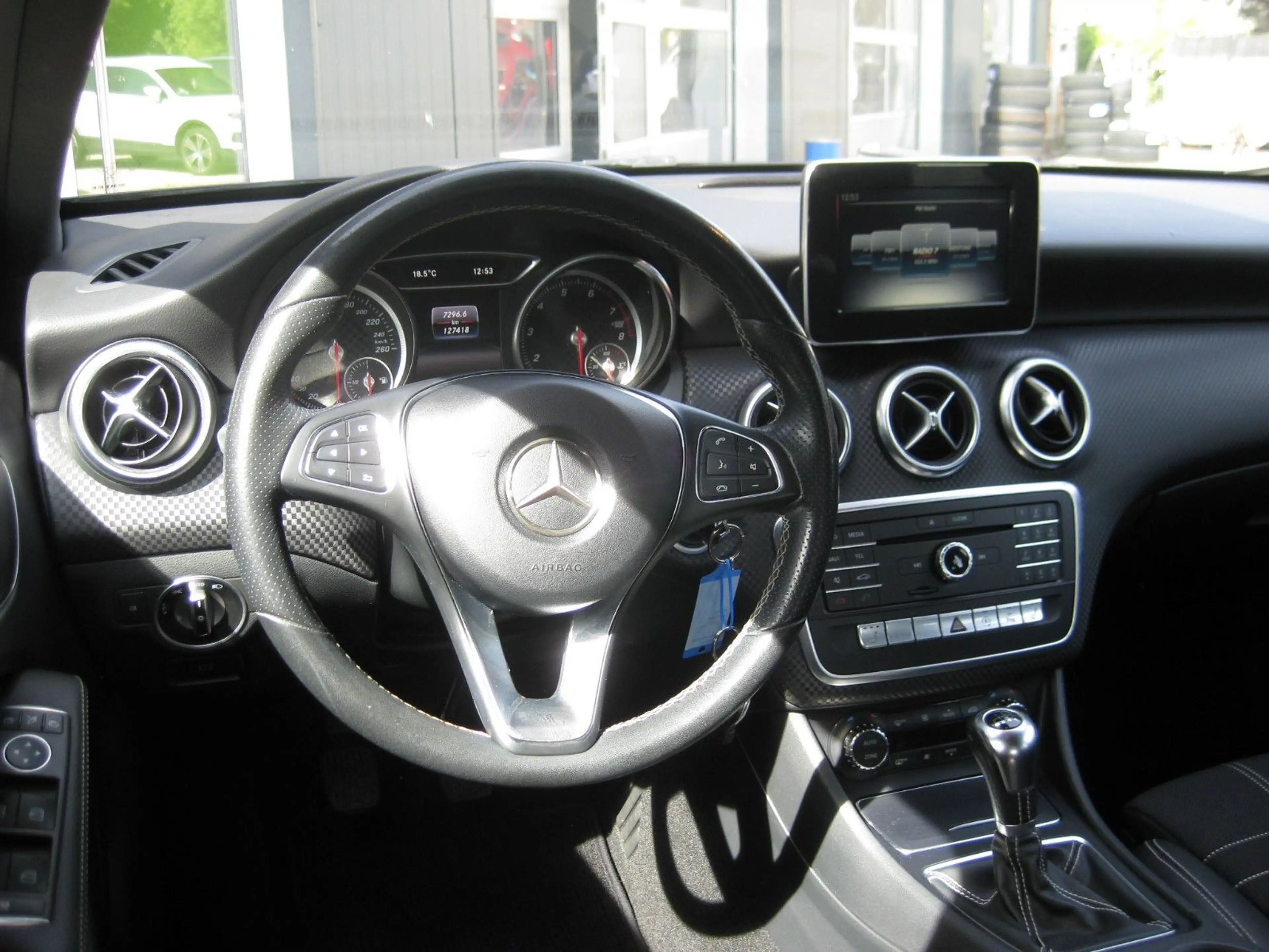 Mercedes-Benz A 200 Urban Line "TOP GEPFLEGT" — photo 12