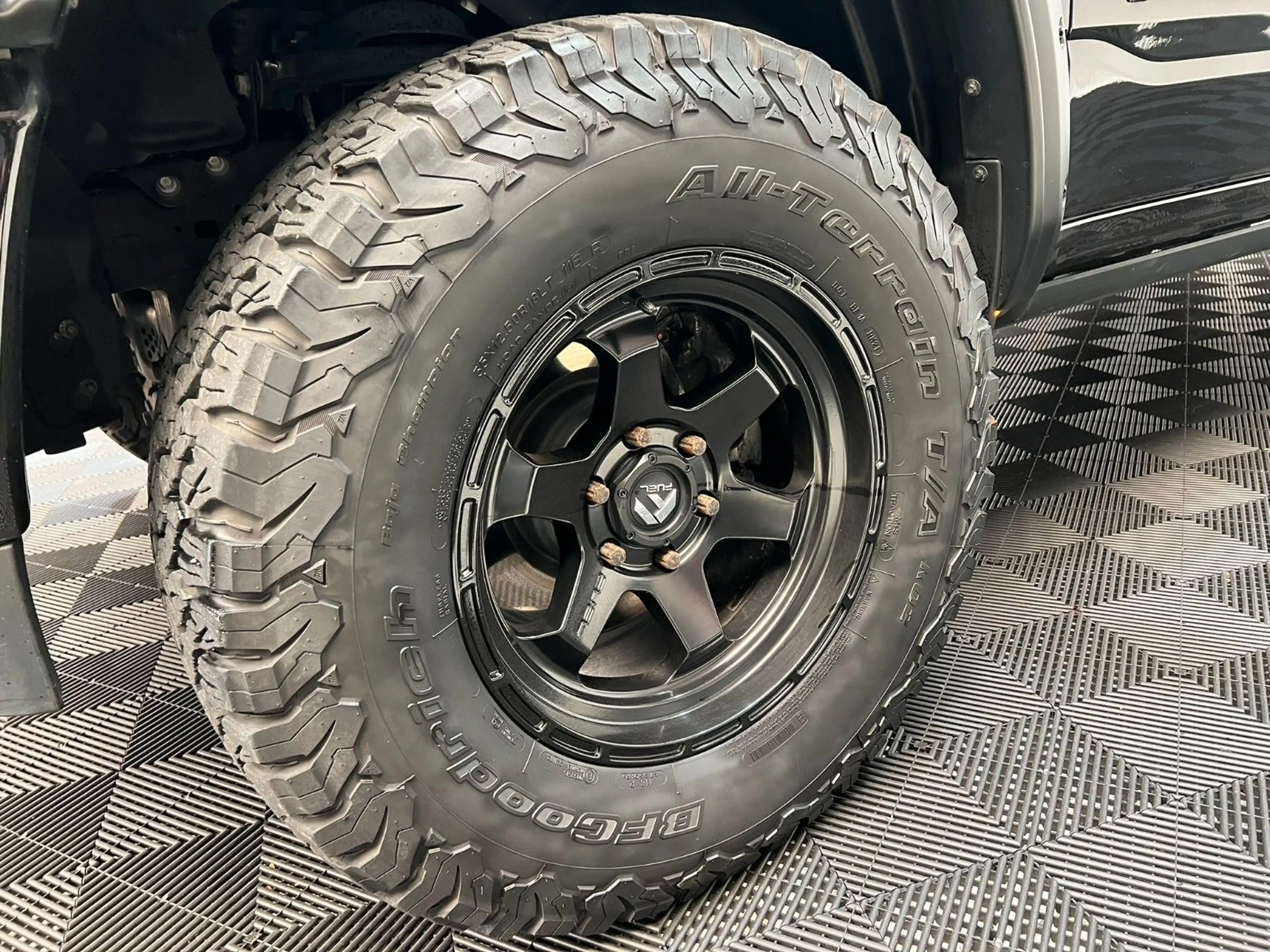 Dodge RAM 1500 Laramie Night Crew Cab 4x4 *RTR Umbau* — photo 10