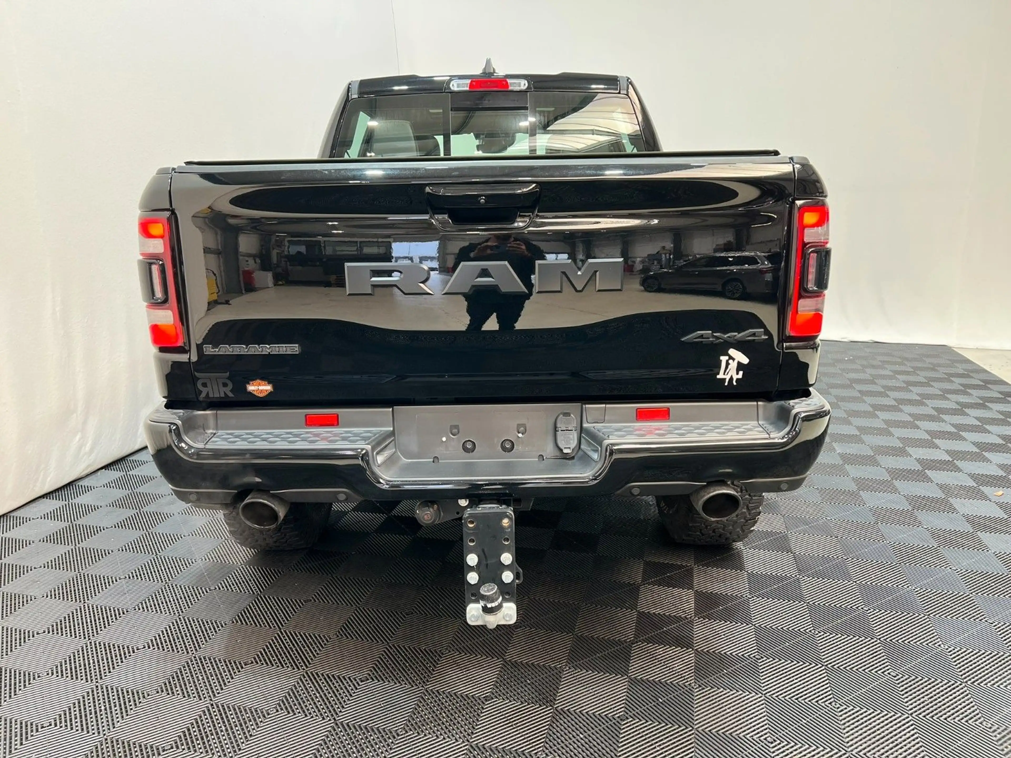 Dodge RAM 1500 Laramie Night Crew Cab 4x4 *RTR Umbau* — photo 5