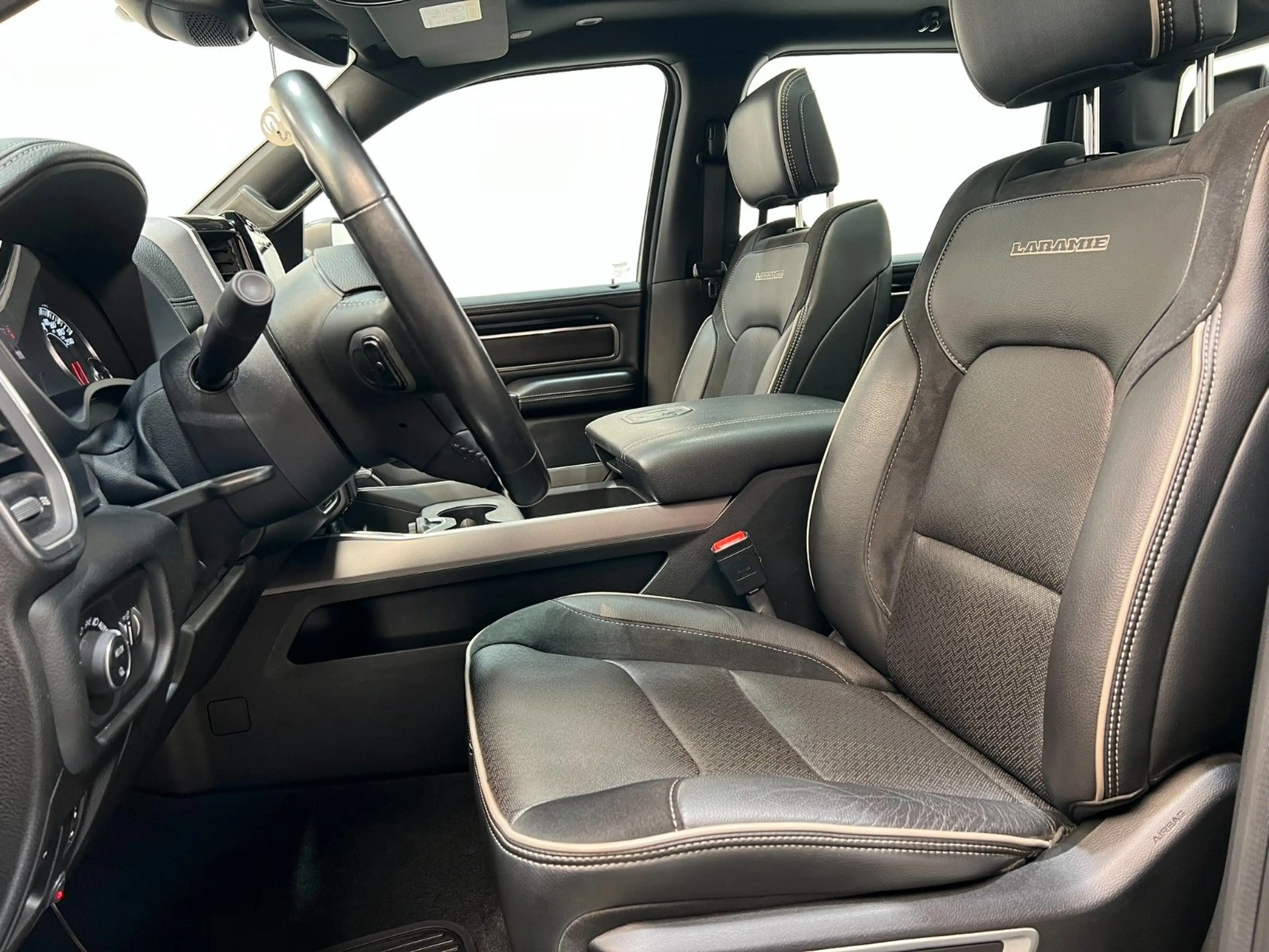 Dodge RAM 1500 Laramie Night Crew Cab 4x4 *RTR Umbau* — photo 15
