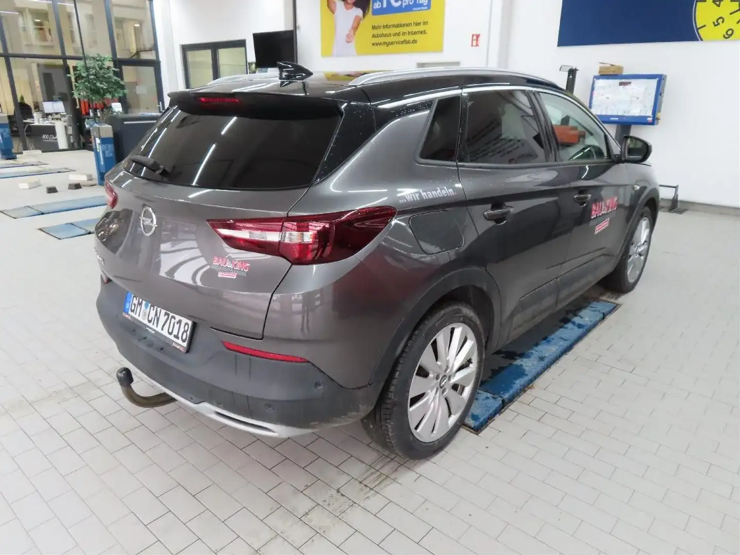 Opel Grandland X 2.0 D[Euro6d-TEMP] S/S AT Ultimate Grau - 2