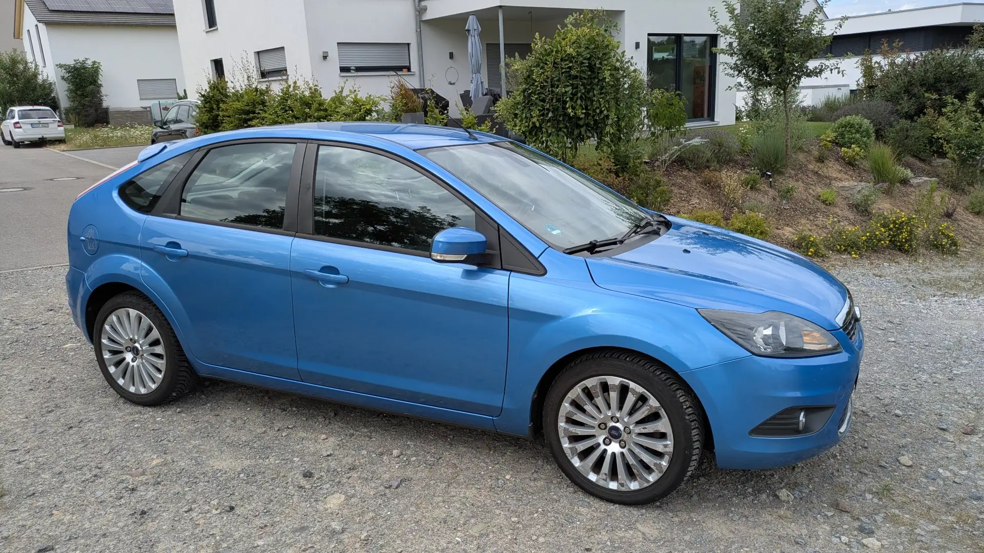 Ford Focus Titanium Modrá - 1