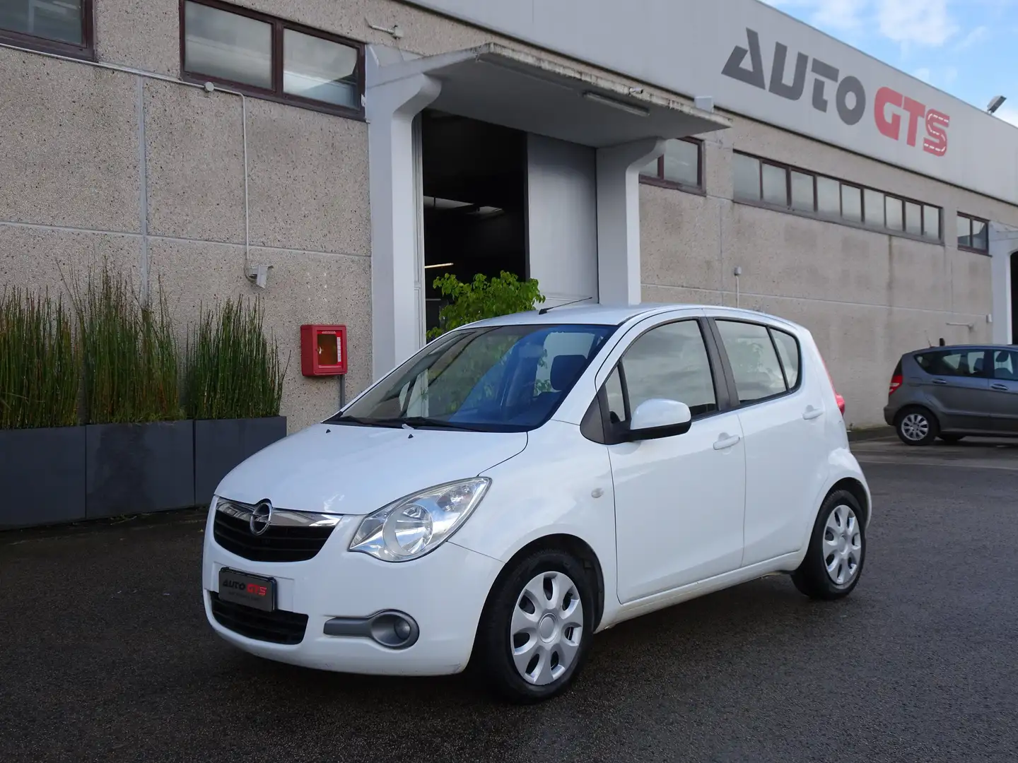Opel Agila Agila 1.2 16v Enjoy 86cv Weiß - 1