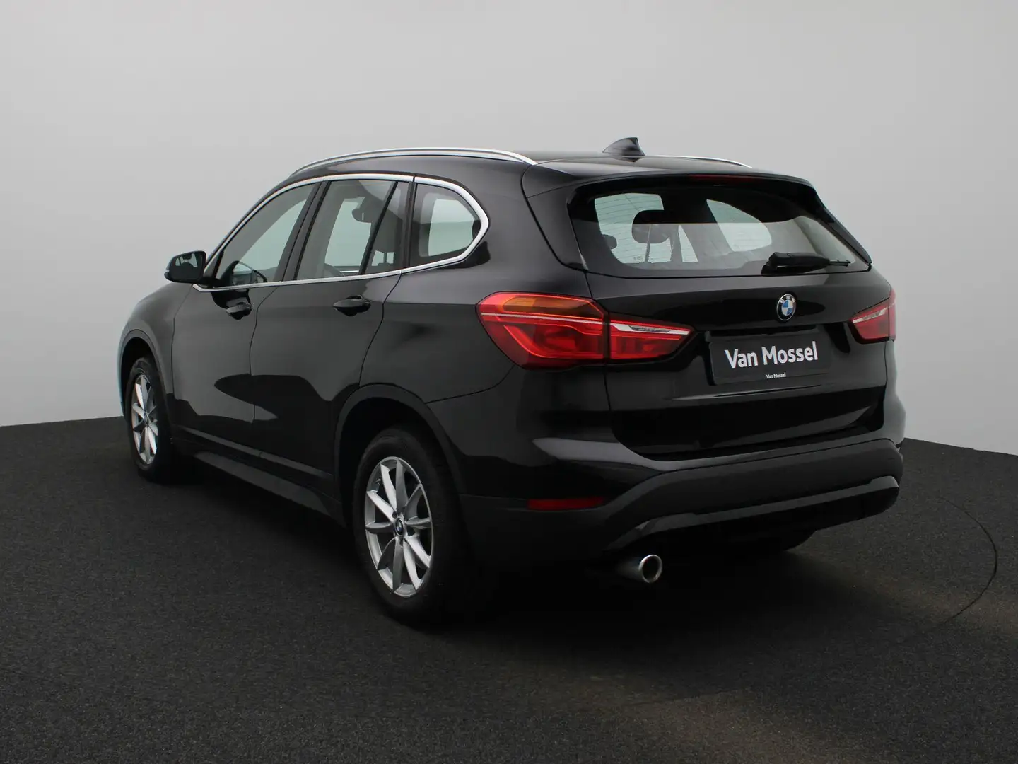 BMW X1 sDrive16dA (85 kW) Zwart - 2