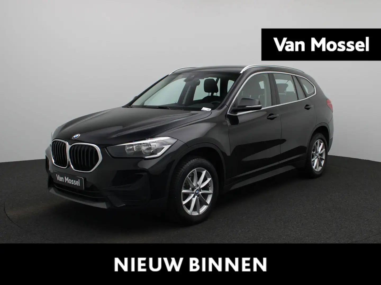 BMW X1 sDrive16dA (85 kW) Zwart - 1