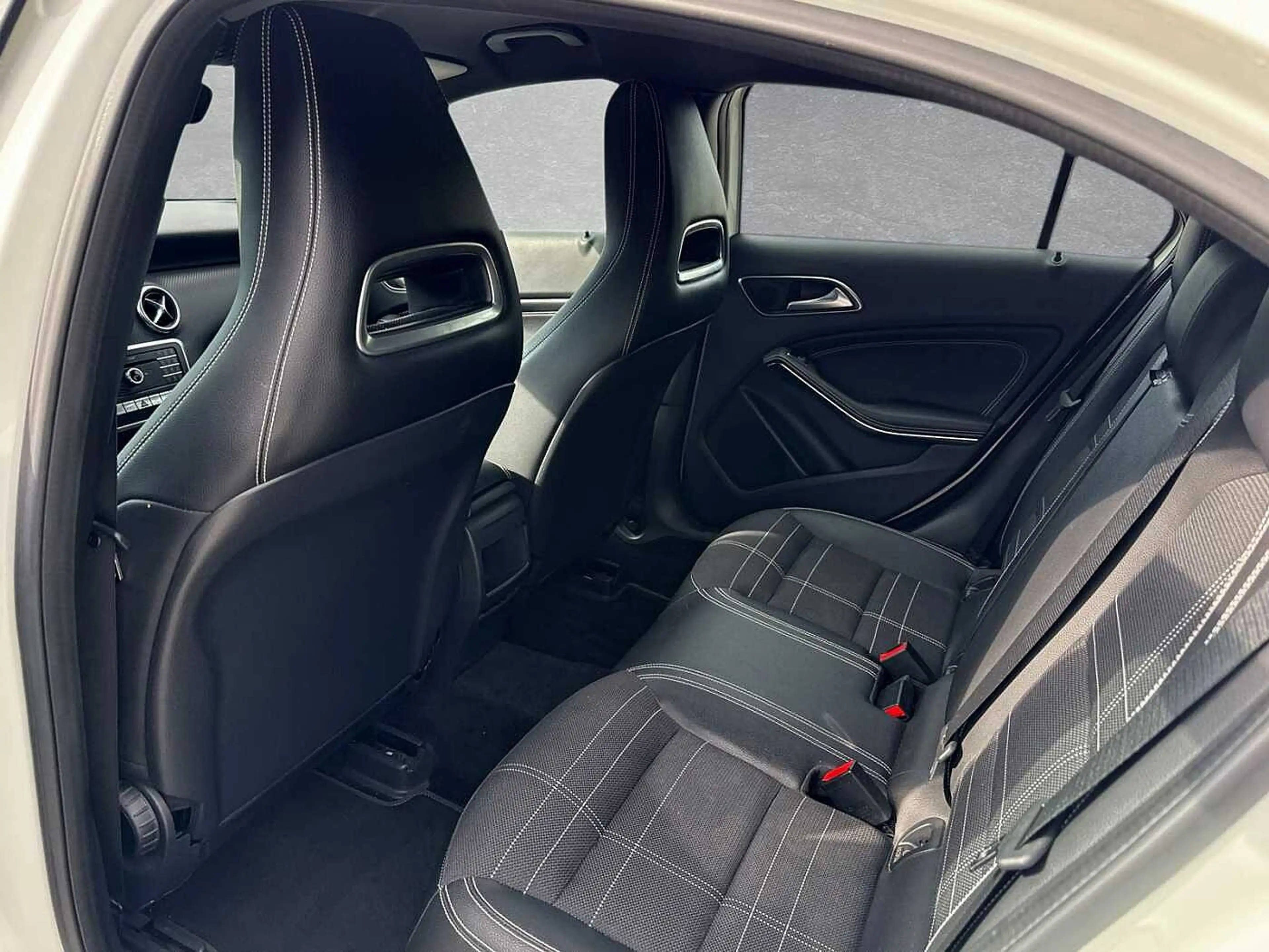 Mercedes-Benz A 180 Urban — photo 5