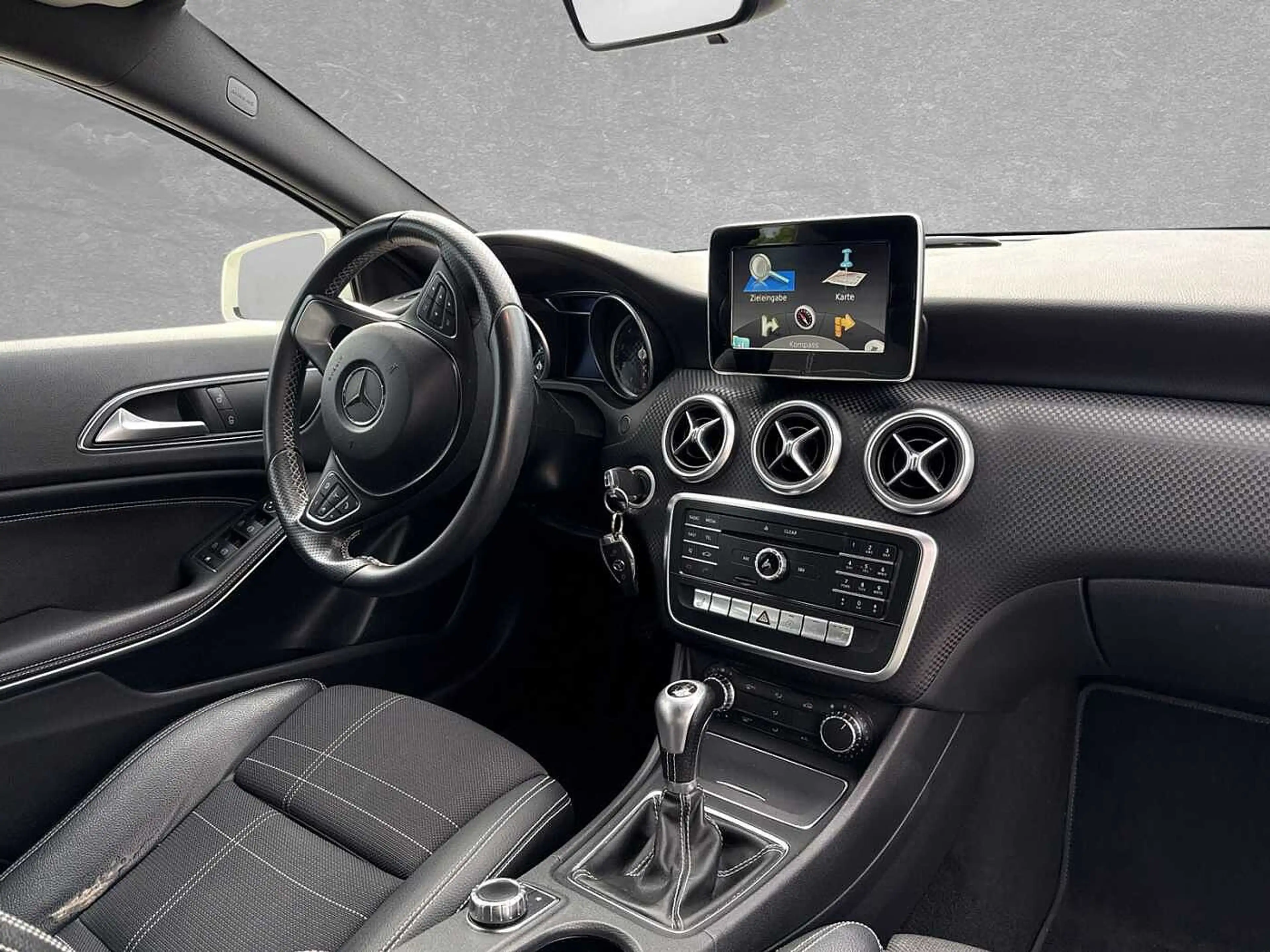 Mercedes-Benz A 180 Urban — photo 4