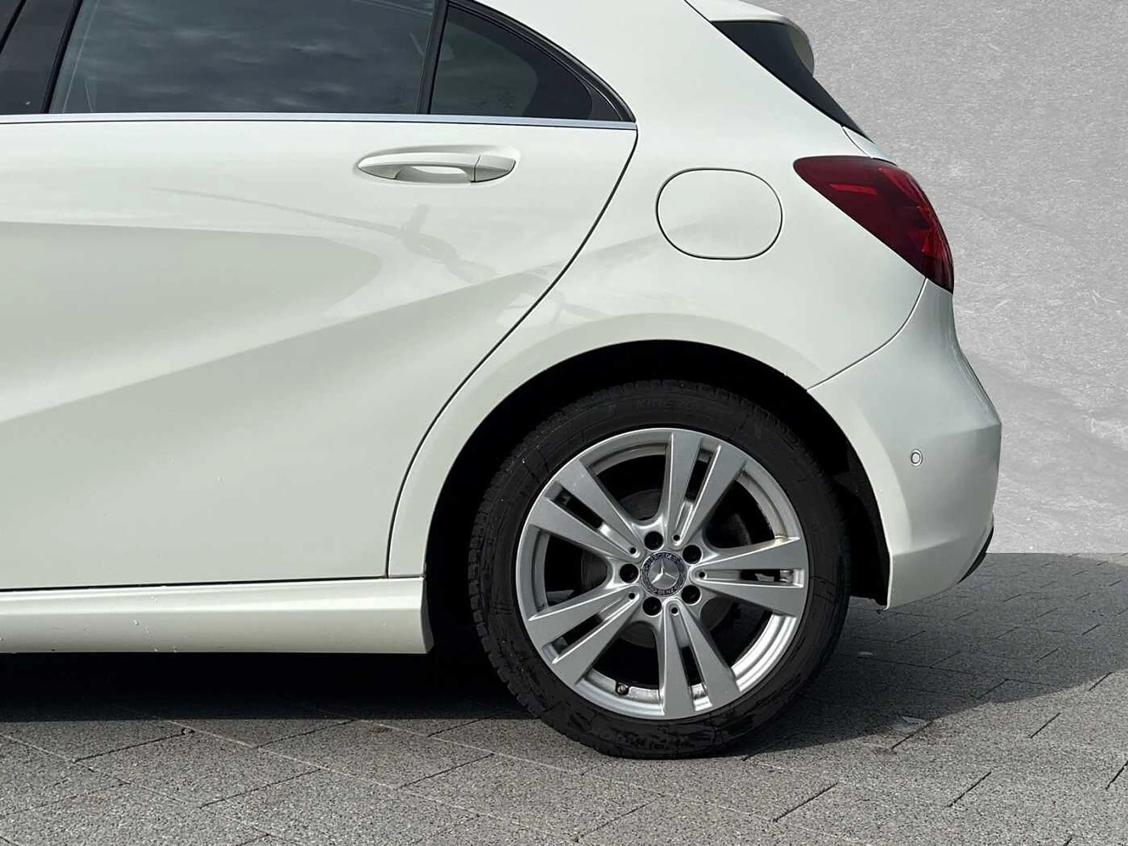 Mercedes-Benz A 180 Urban — photo 9
