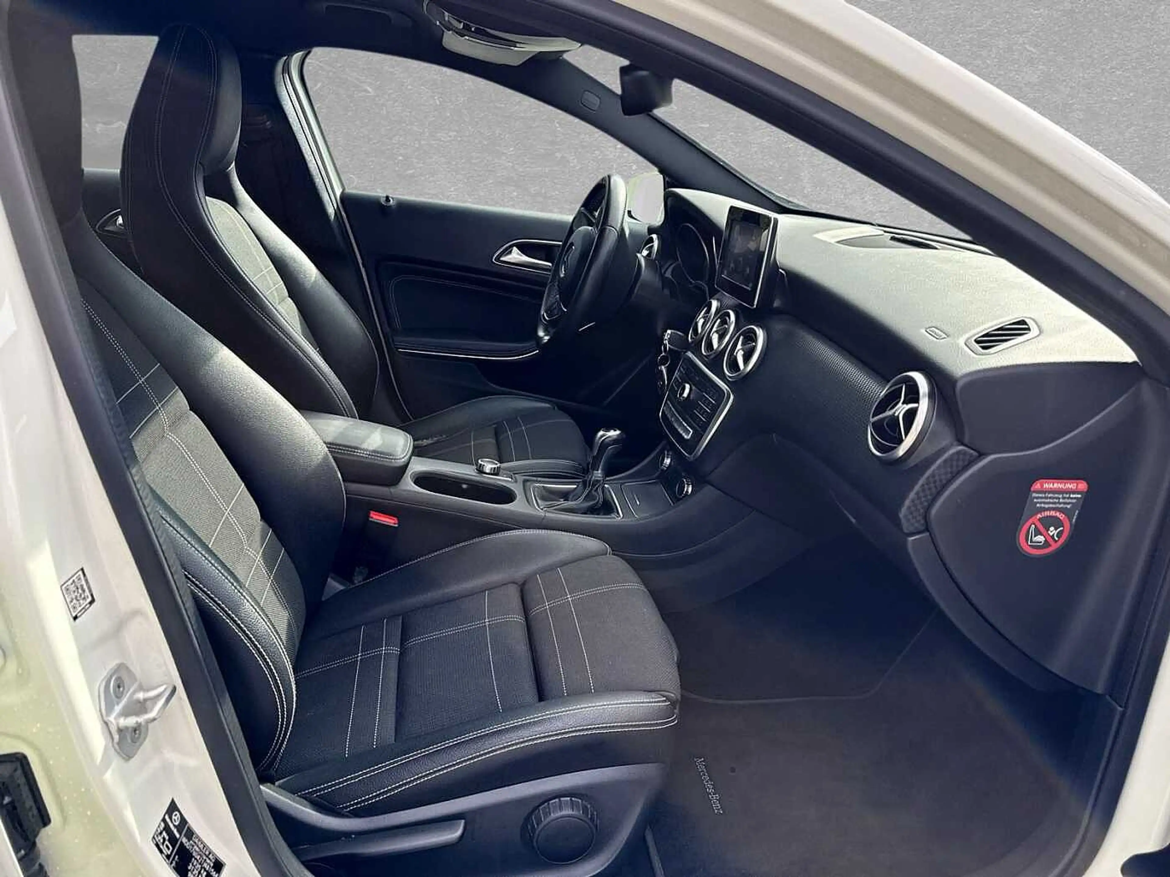Mercedes-Benz A 180 Urban — photo 3