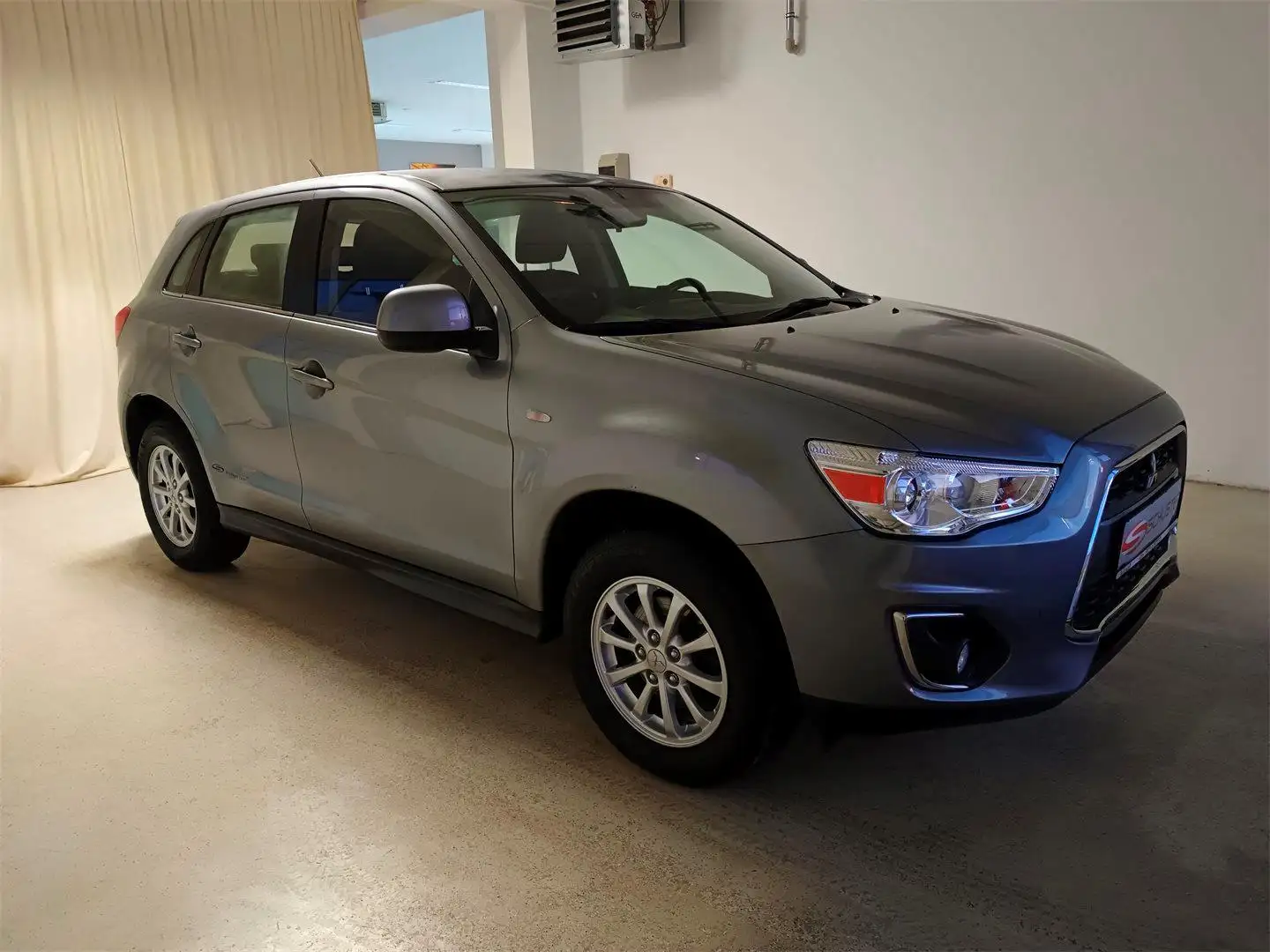 Mitsubishi ASX 1,8 DI-D LP Invite Grau - 1