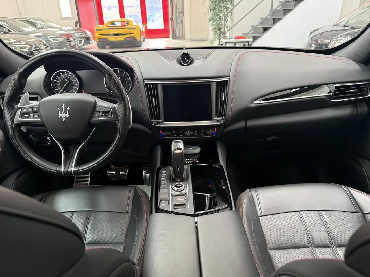 Maserati Levante 2023 — фото 14