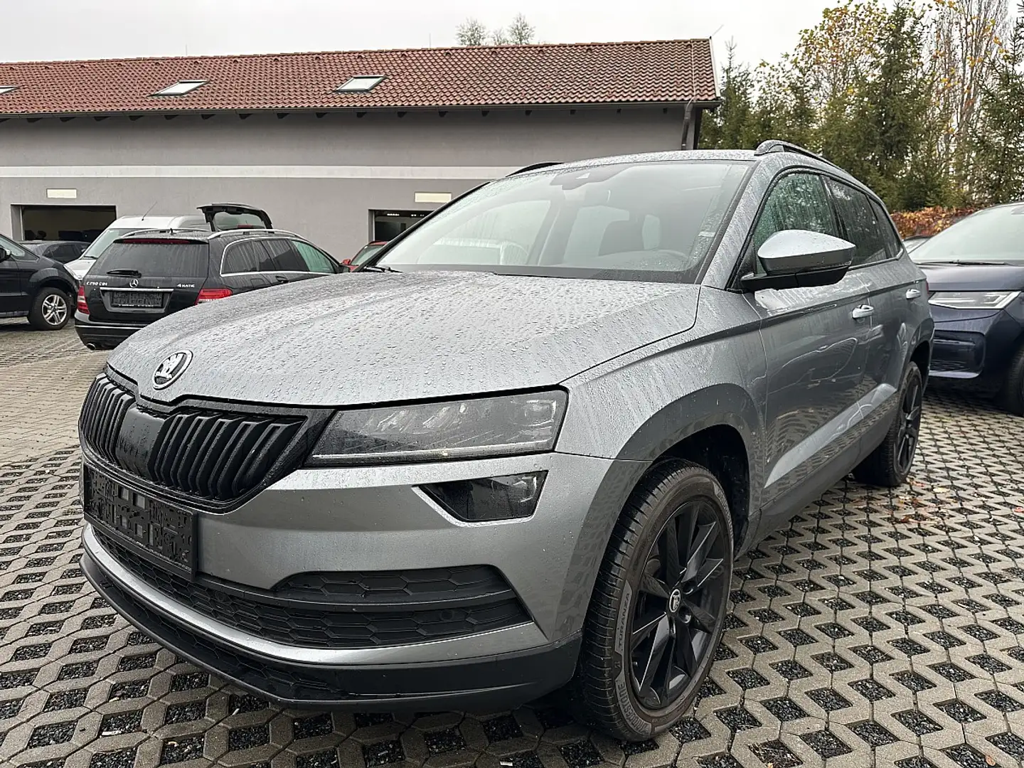 Skoda Karoq 1,5 TSI Style DSG Grau - 2