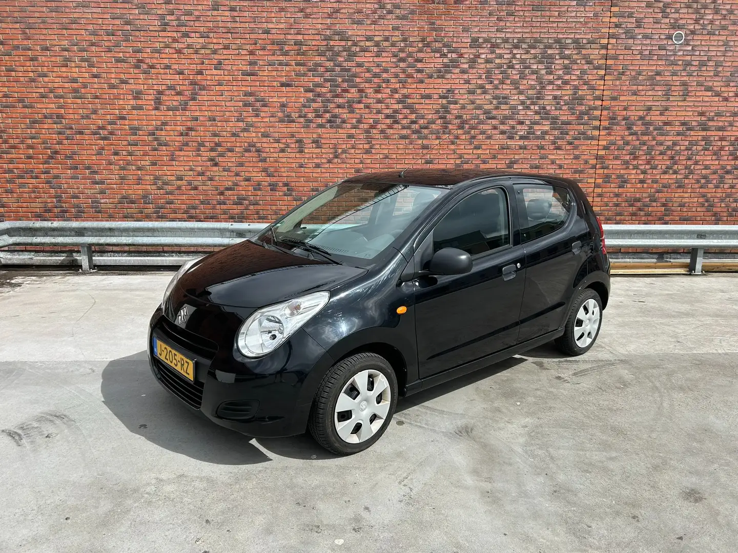 Suzuki Alto Alto 1.0 Comfort Plus Zwart - 1