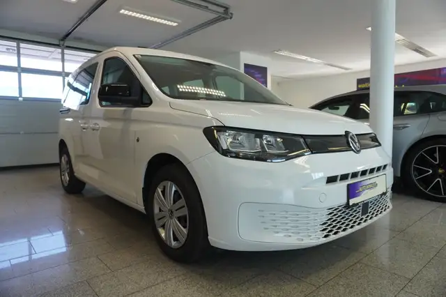 Volkswagen Caddy view 3