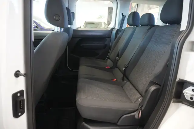 Volkswagen Caddy view 9