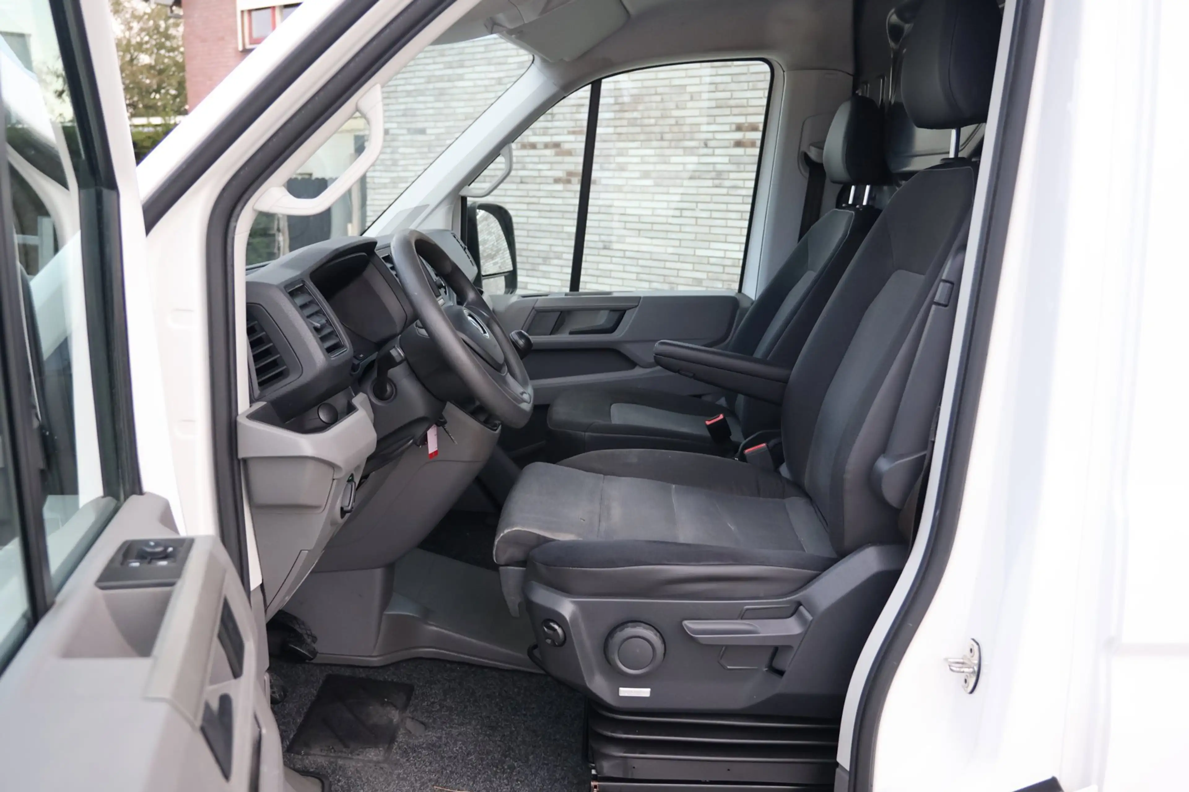 Volkswagen Crafter 35 2.0 TDI L4H3 Highline * TREKHAAK * L4 H3 * IMPE — photo 13