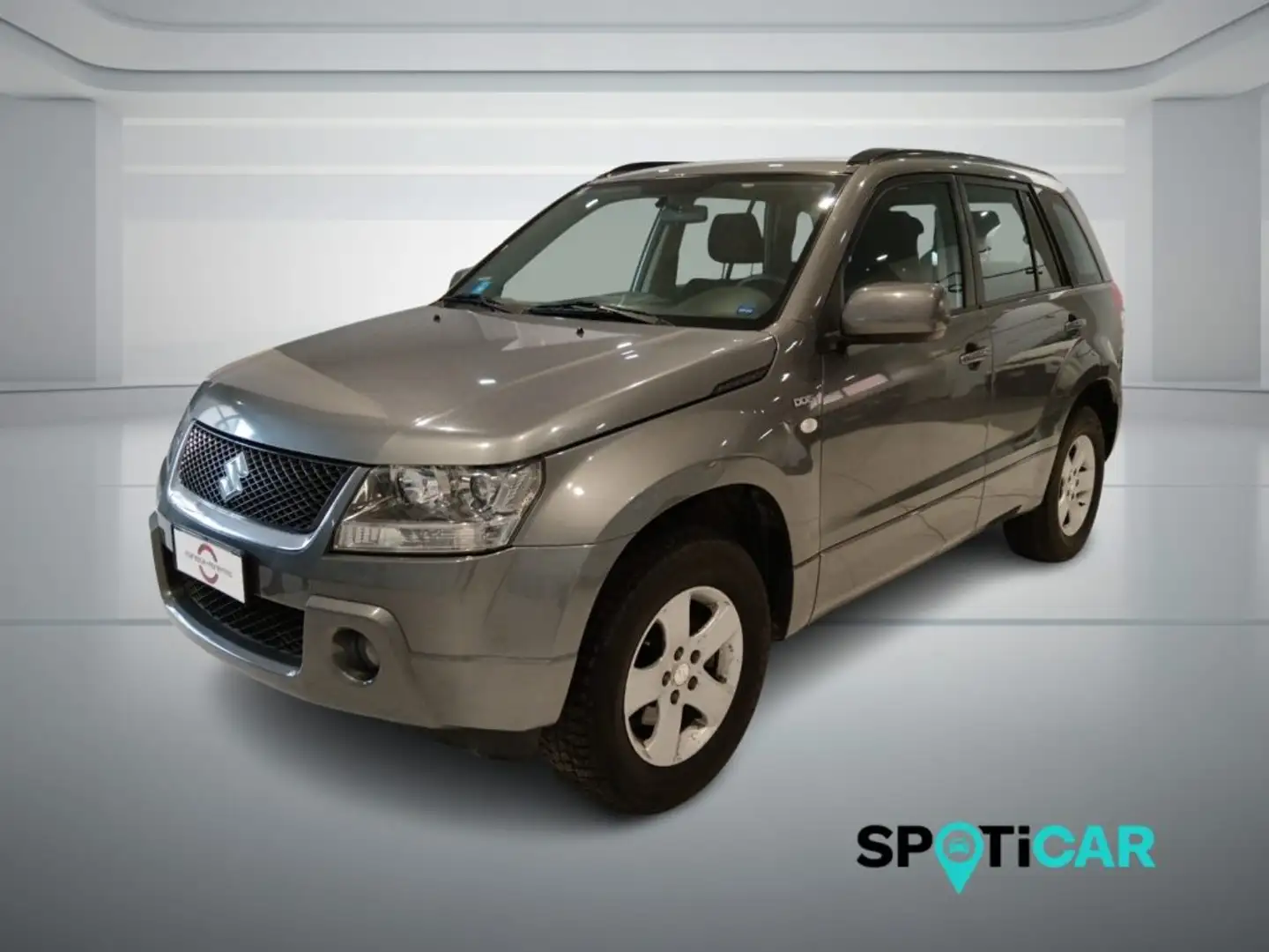 Suzuki Grand Vitara 1.9 DDiS 5 porte Argento - 1