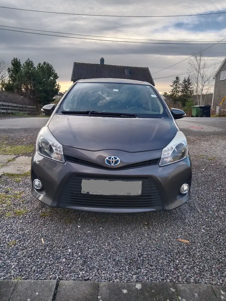 Toyota Yaris 1.3i Linea Sol A