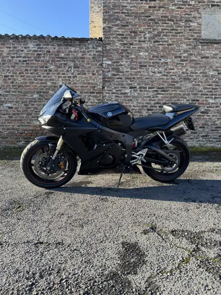 Yamaha YZF-R6 - foto 2