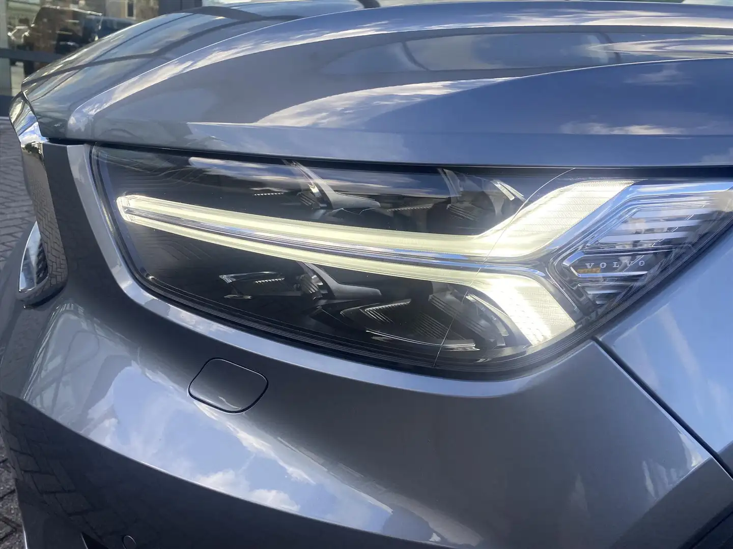 Volvo XC40 T5 247pk AWD Geartronic Intro Edition Grijs - 2
